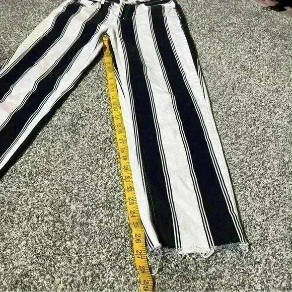 BDG Jeans, Urban Outfitters, Women Size 27 W, Mom, Black & White Striped Jeans - Picture 2 of 9